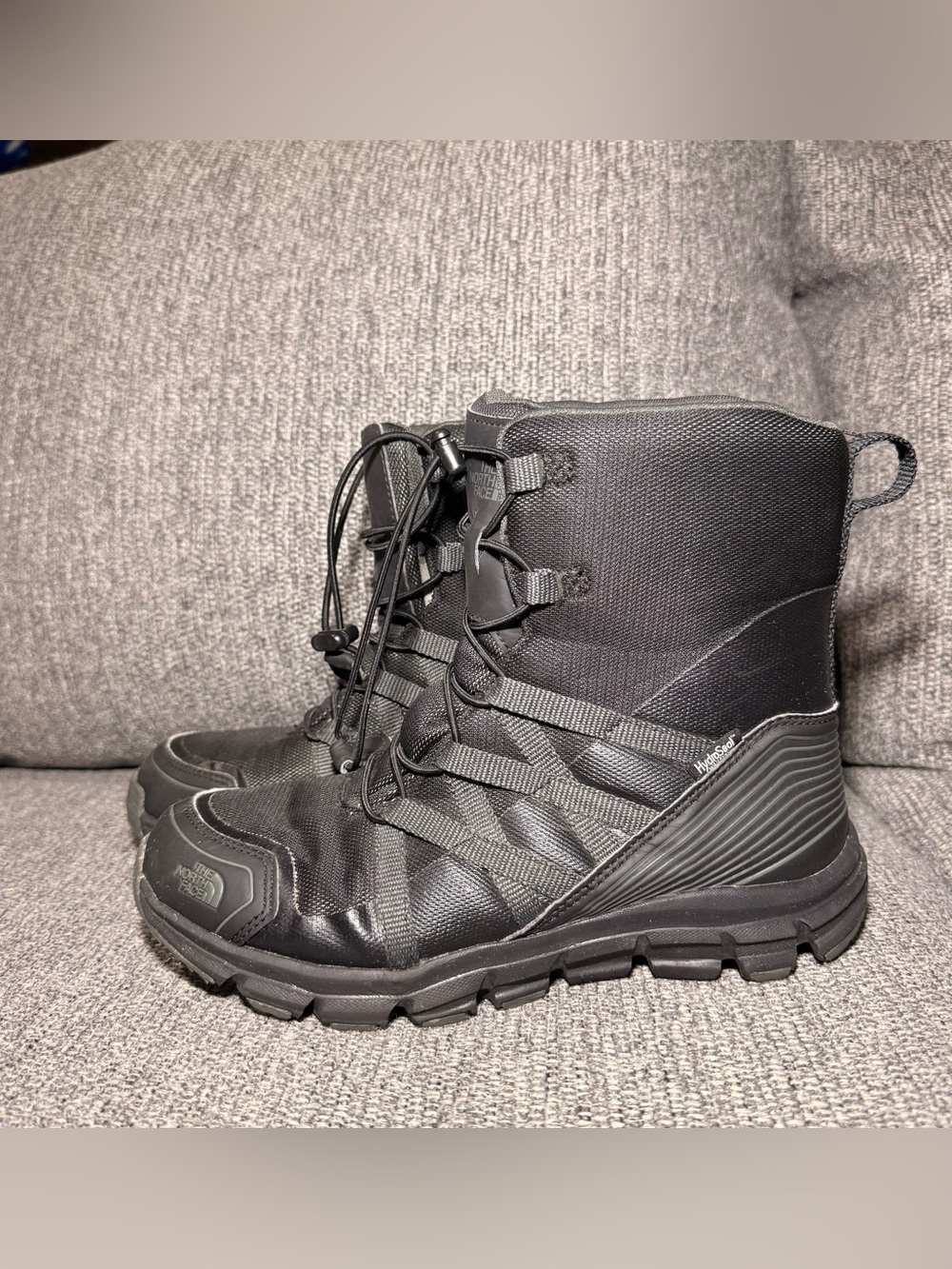 The North Face Winter Waterproof snow Boots black Big boy size 5